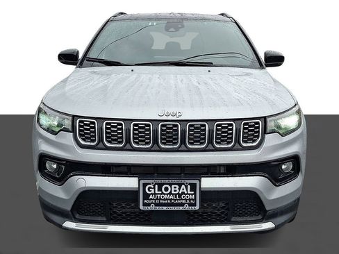Used 2024 Jeep Compass Limited AWD/4WD image 2
