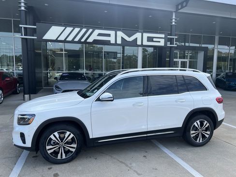 Certified 2025 Mercedes-Benz GLB 250 image 3