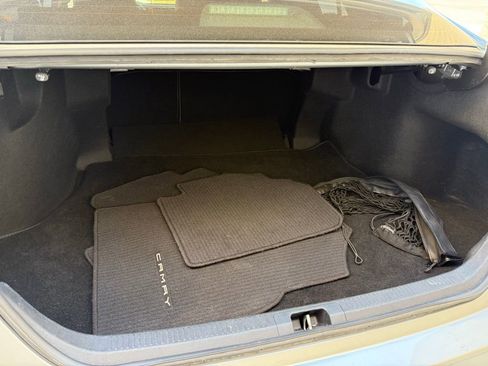 Used 2020 Toyota Camry SE image 25