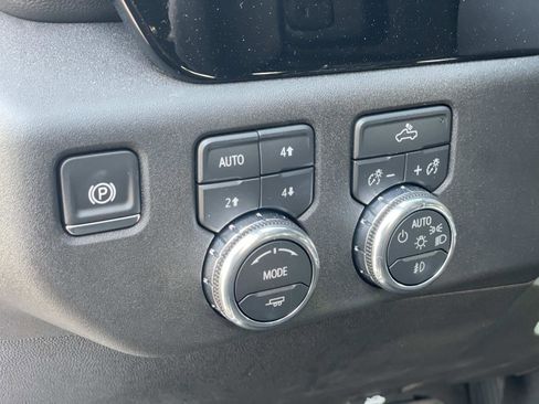 New 2026 GMC Sierra 1500 Elevation image 20