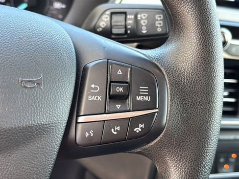 Used 2020 Ford Escape SE image 18