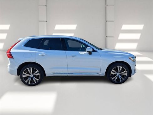 Used 2022 Volvo XC60 T8 Inscription w/ Advanced Package image 4