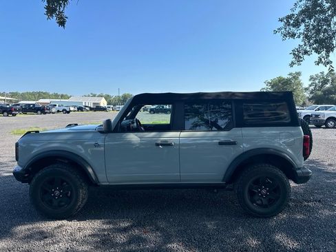Used 2021 Ford Bronco Black Diamond AWD/4WD image 2