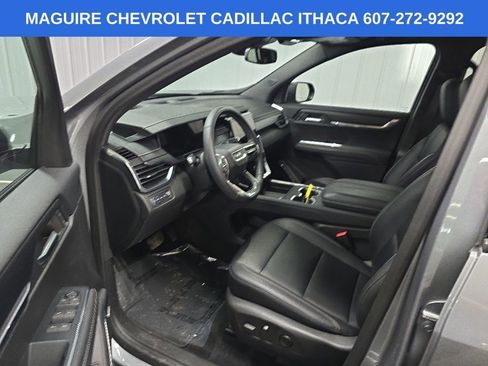Used 2024 GMC Acadia Elevation w/ Luxury Package AWD/4WD image 28