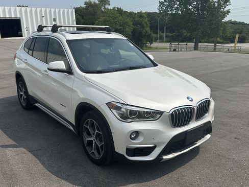 Used 2017 BMW X1 xDrive28i AWD/4WD image 2
