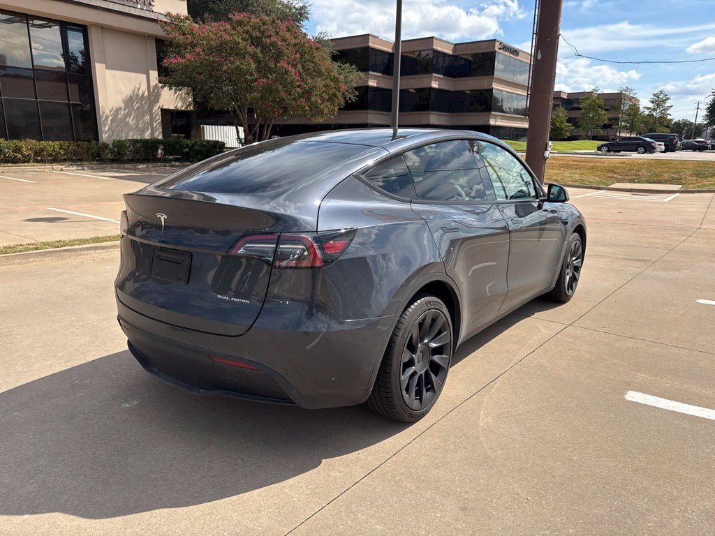 Used 2024 Tesla Model Y Long Range AWD/4WD image 10