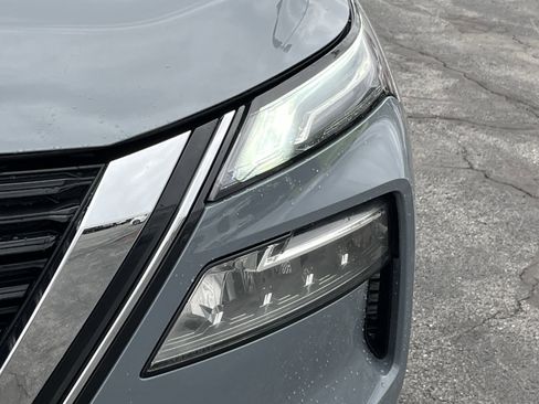 Used 2022 Nissan Rogue Platinum w/ Head-Up Display Package image 9