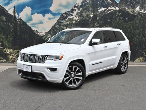 Used 2017 Jeep Grand Cherokee Overland w/ Jeep Active Safety Group AWD/4WD image 6