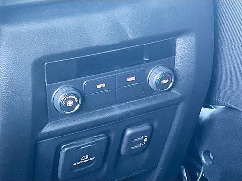 Used 2023 Chevrolet Traverse RS image 25