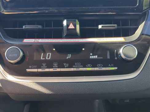Used 2025 Toyota Corolla LE FWD image 21