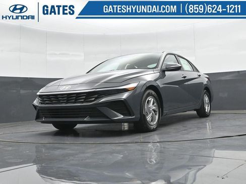 New 2026 Hyundai Elantra SE FWD image 39