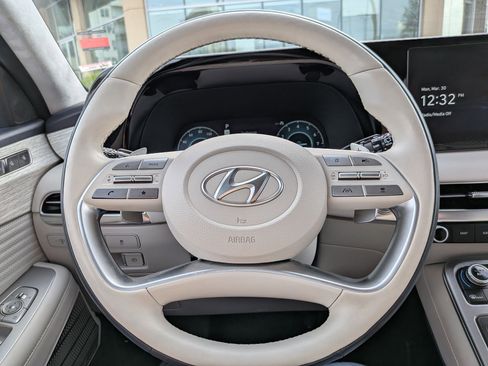 Used 2023 Hyundai Palisade Calligraphy image 17