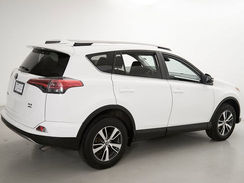 Used 2018 Toyota RAV4 XLE w/ Plus Extra Value Package AWD/4WD image 9