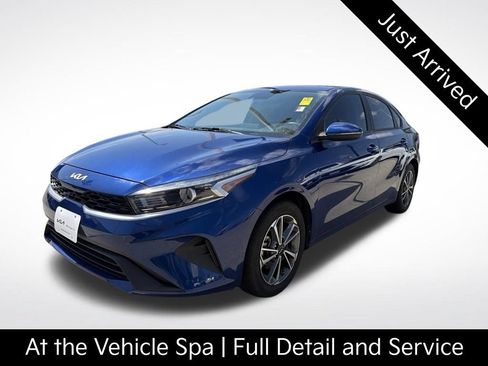 Certified 2023 Kia Forte LXS w/ LXS Technology Package FWD image 3