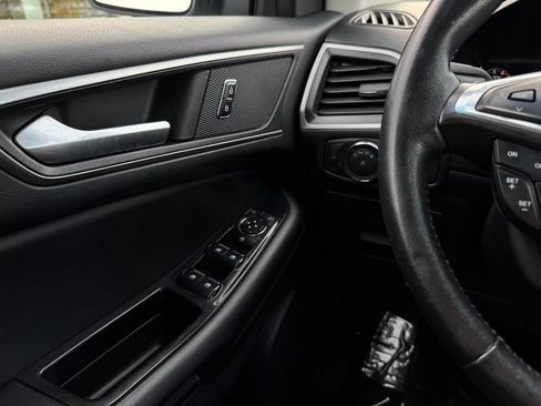 Used 2016 Ford Edge SEL w/ Canadian Touring Package AWD/4WD image 32
