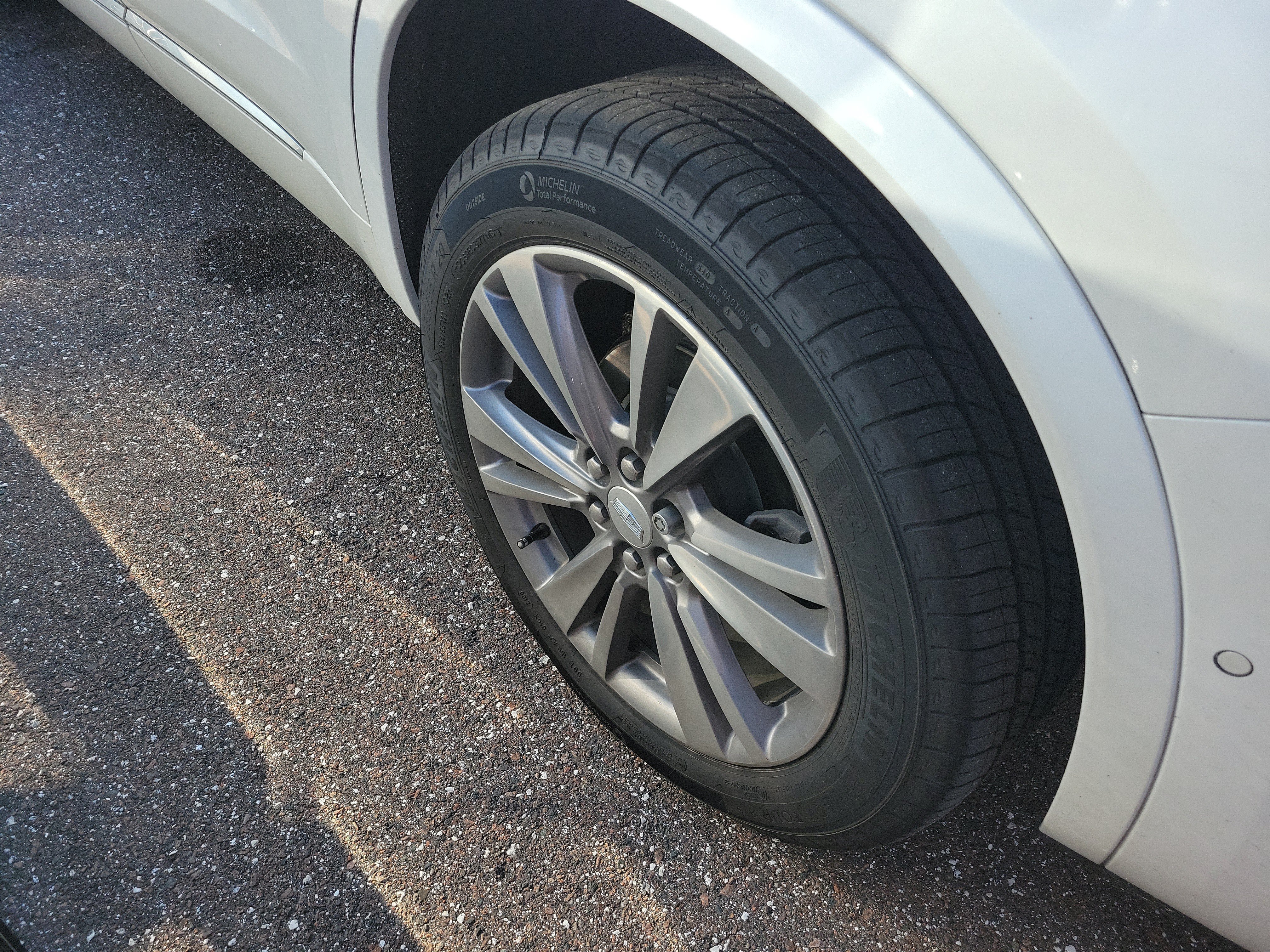 Used 2022 Cadillac XT6 Premium Luxury w/ Technology Package AWD/4WD image 5