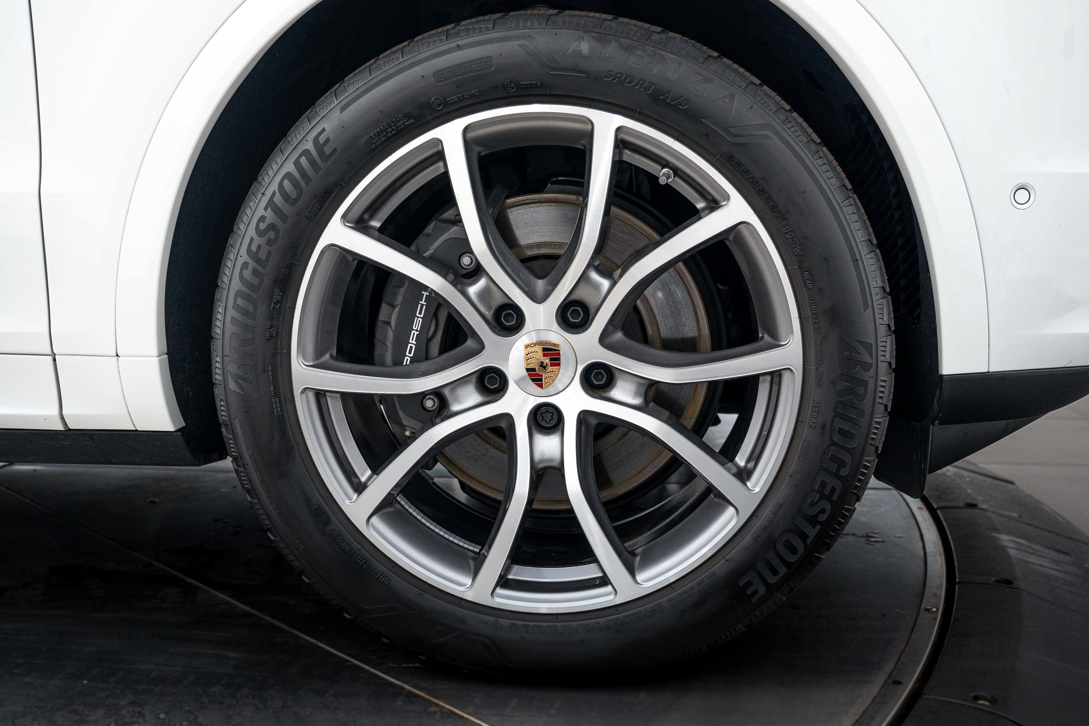 Certified 2026 Porsche Cayenne AWD/4WD image 11