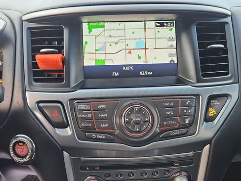 Used 2019 Nissan Pathfinder SL image 14