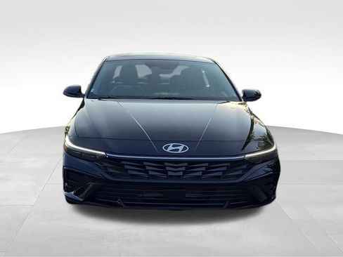 New 2026 Hyundai Elantra Limited FWD image 8