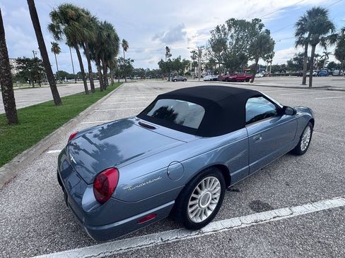 Used 2005 Ford Thunderbird 50th Anniversary RWD image 39