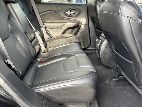 Used 2019 Jeep Cherokee Limited AWD/4WD image 22
