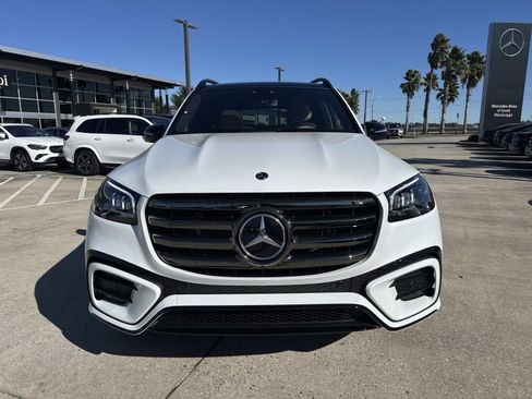 New 2026 Mercedes-Benz GLS 580 4MATIC image 2
