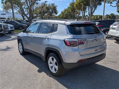 Used 2020 Jeep Compass Latitude image 5