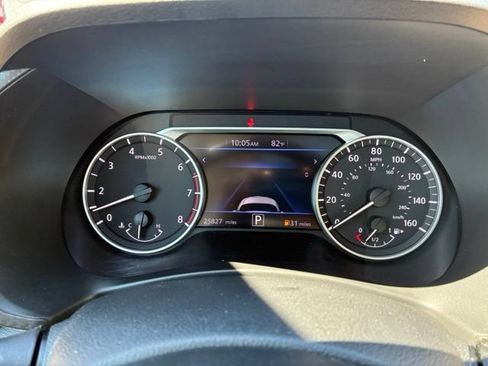 Used 2024 Nissan Sentra SV w/ SV Premium Package FWD image 18