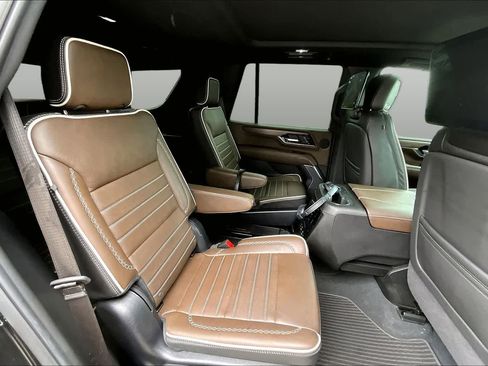 Used 2025 GMC Yukon Denali Ultimate AWD/4WD image 20