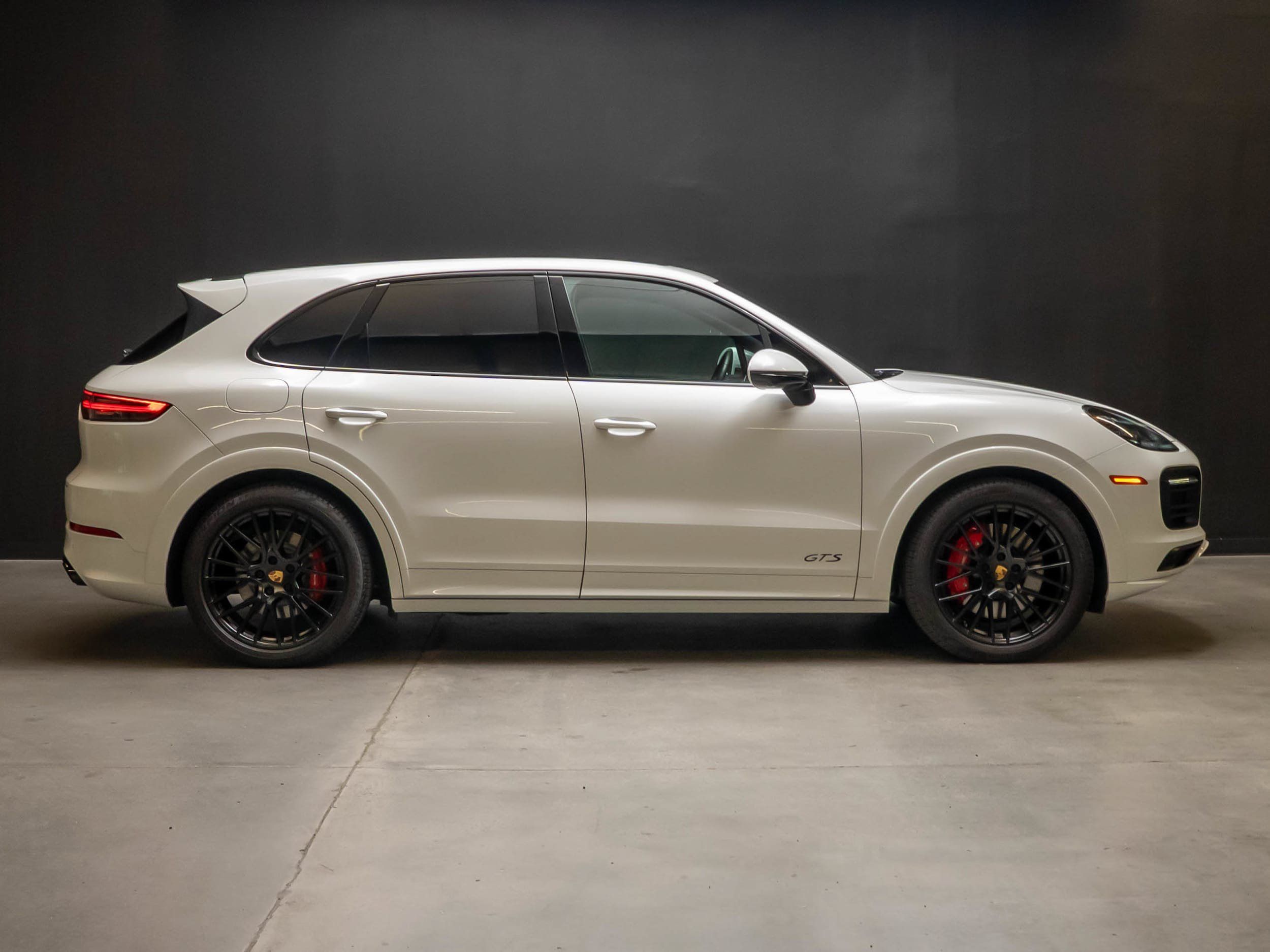 Certified 2023 Porsche Cayenne GTS AWD/4WD image 8