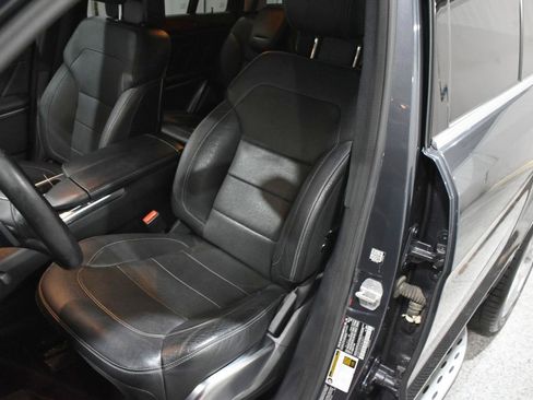 Used 2015 Mercedes-Benz GL 550 4MATIC w/ Accessory Chrome Package image 14