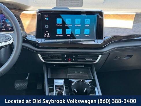 Certified 2024 Volkswagen Atlas SE AWD/4WD image 16
