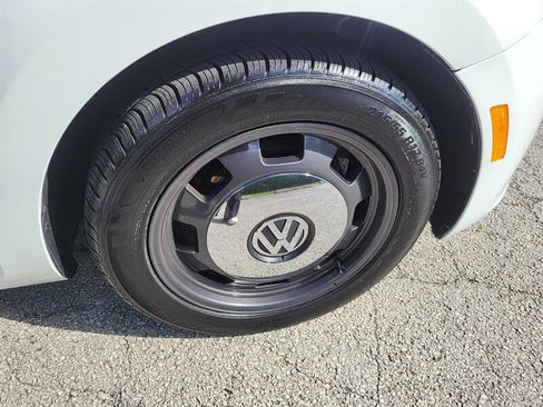 Used 2016 Volkswagen Beetle 1.8T Denim FWD image 24