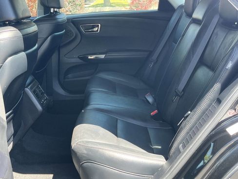 Used 2016 Toyota Avalon Limited w/ Toyota Safety Sense Package FWD image 10