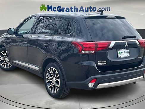 Used 2017 Mitsubishi Outlander SE image 4