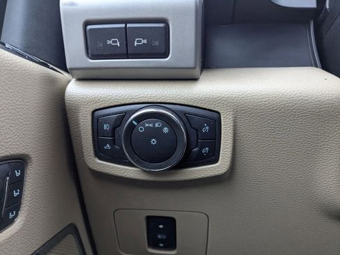 Used 2021 Ford F350 Lariat w/ Chrome Package image 17