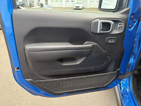 Used 2021 Jeep Gladiator Sport AWD/4WD image 10