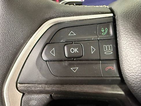 Used 2023 Jeep Grand Cherokee L Limited w/ Black Appearance Package RWD image 29