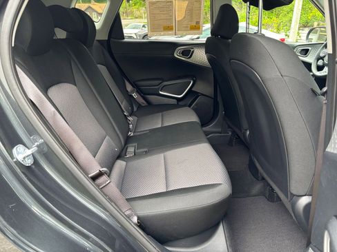 Used 2025 Kia Soul LX w/ LX Technology Package FWD image 36