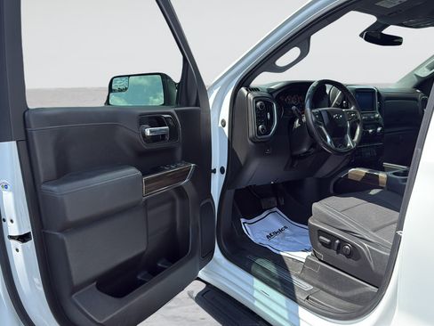 Used 2021 Chevrolet Silverado 1500 LT Trail Boss w/ Bed Protection Package AWD/4WD image 24