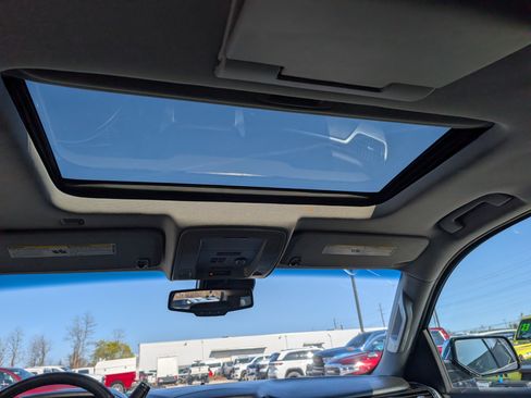 Used 2016 Chevrolet Suburban LTZ image 24