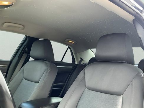 Used 2018 Chrysler 300 Touring w/ Sport Appearance Package image 38