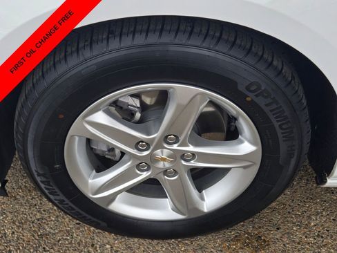 Used 2024 Chevrolet Malibu LT FWD image 8