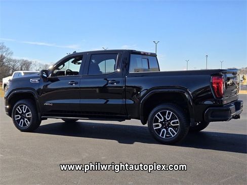 Used 2024 GMC Sierra 1500 AT4 w/ Technology Package image 5