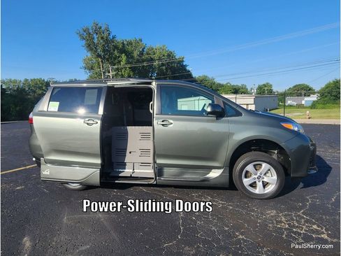 Used 2020 Toyota Sienna LE FWD image 18