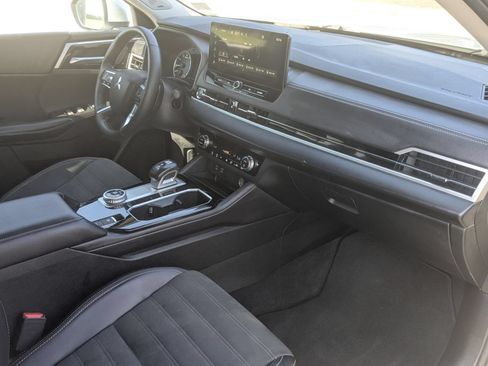 Used 2025 Mitsubishi Outlander SE AWD/4WD image 40