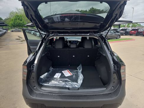 New 2026 Nissan Kicks SR FWD image 24