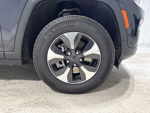 Used 2024 Jeep Grand Cherokee Limited 4xe w/ Luxury Tech Group II image 31