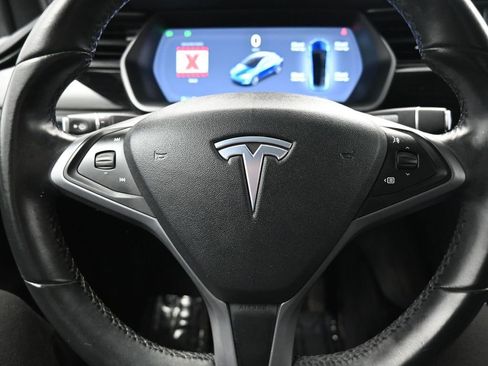 Used 2018 Tesla Model X 75D image 12