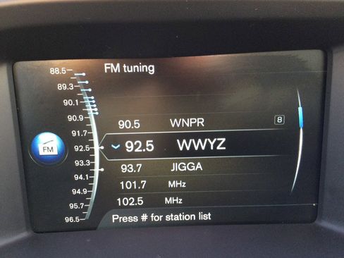 Used 2015 Volvo V60 T5 Cross Country image 12